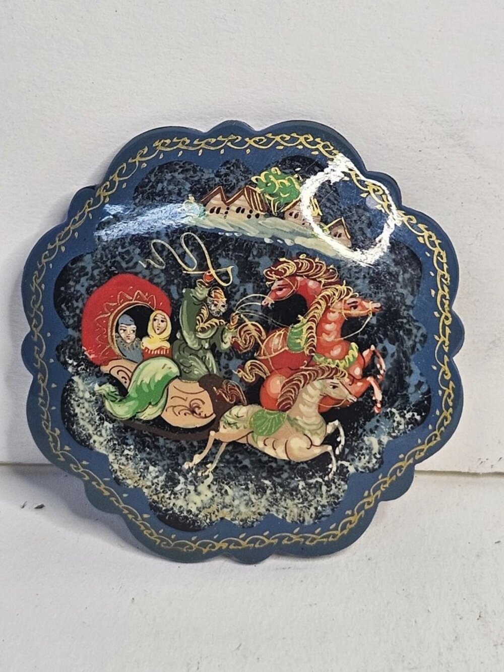 Vintage Russian Brooch – Hand-painted Lacquer with Troika Scene (Signed)